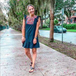 Embroidered pattern black dress